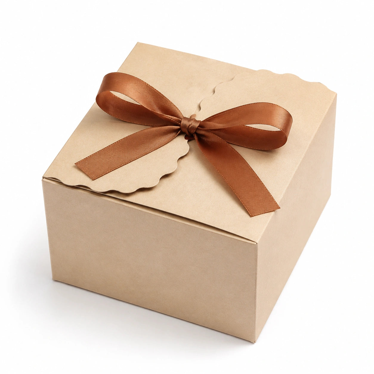 Geschenkbox 20 x 20 x 12 cm aus Kraftpapier in Beige mit brauner Schleife